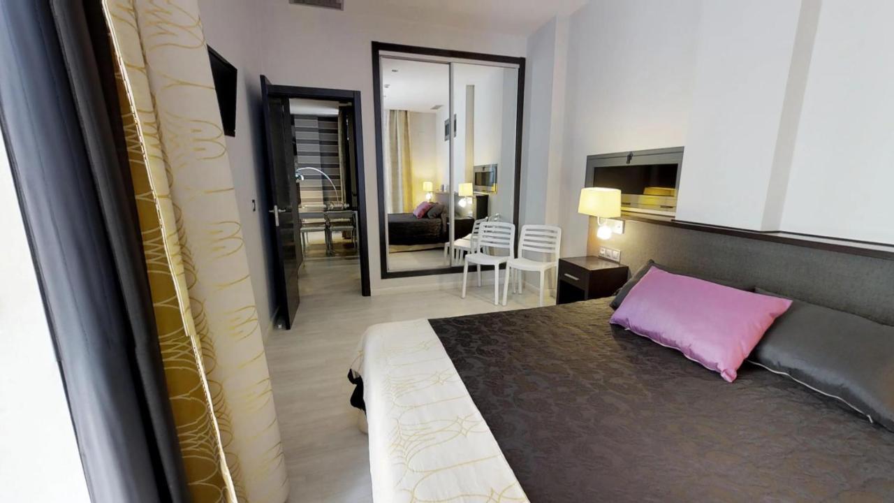 Leo Deluxe (adults Only) *